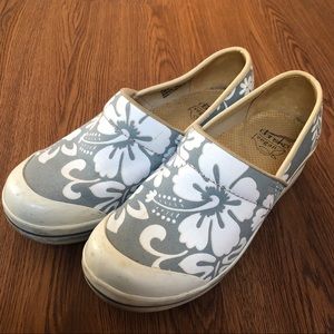 DANSKO VEGAN Women’s Sz 38 Shoes Grey White Floral